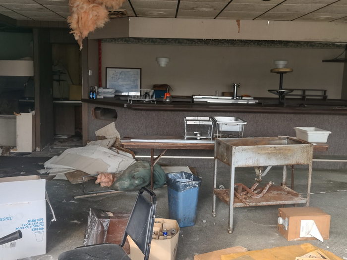 Johhnys Skate Center (Johnnys Bandstand, Johnnys Entertainment) - Photo From Richard Liebermann On Facebook (newer photo)